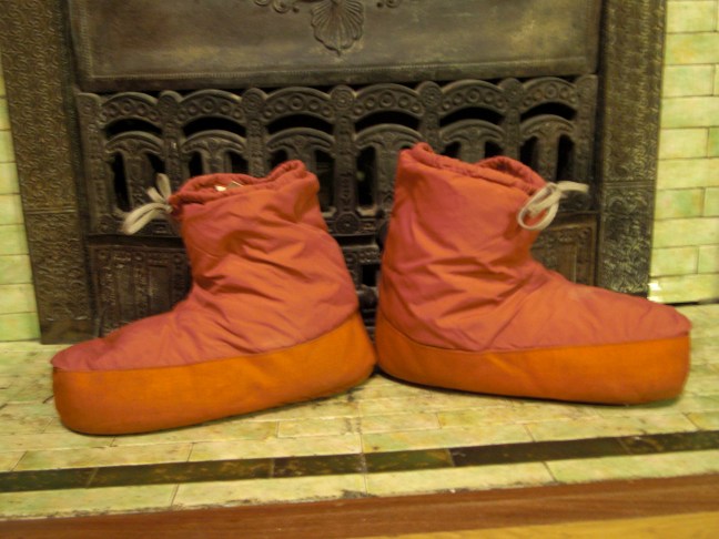Alpine Designs Down Camp Slippers / Booties
