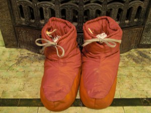 Alpine Designs Down Camp Slippers / Booties
