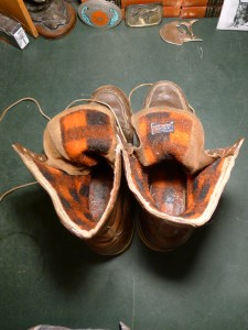 VintagVintage Red Wing 04130 Black Label Flannel lined 9" hunting bootse 1975 JanSport Mountain Dome Tent